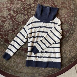 Sweater with tags ladies L